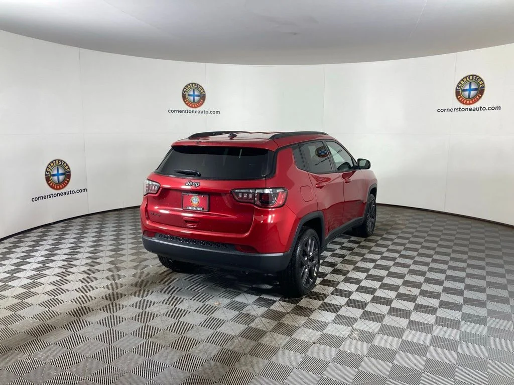 New 2026 Red Hot Pearlcoat Jeep Latitude image 19