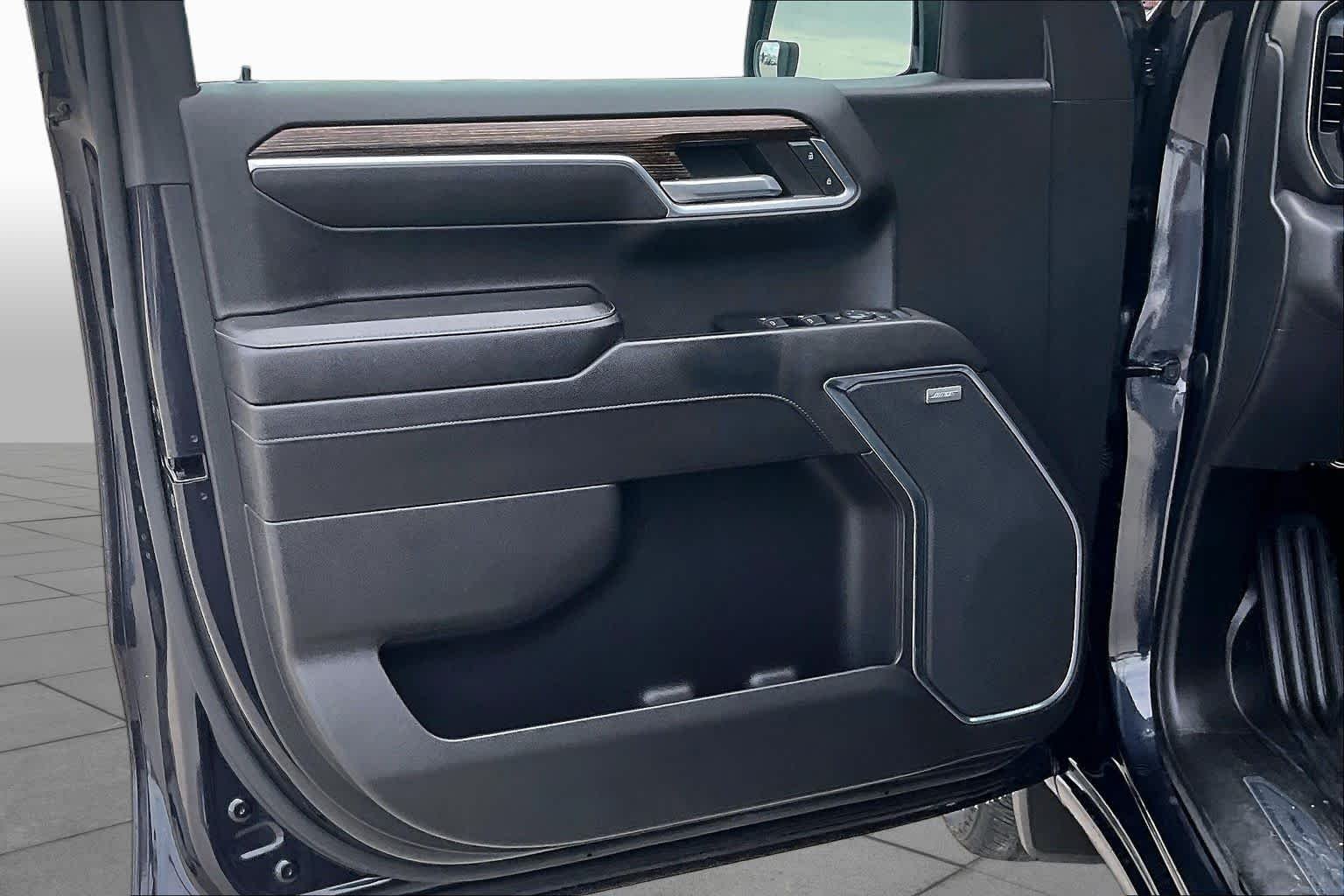 Used 2022 Titanium Rush Metallic GMC Elevation image 20