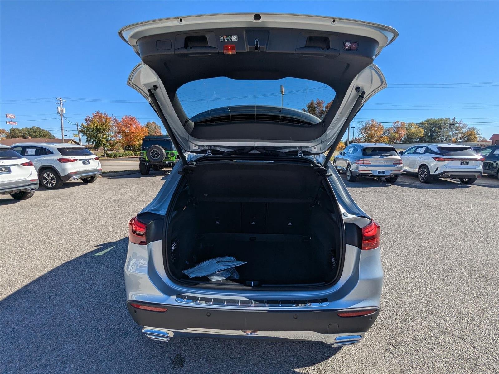 Used 2025 Cirrus Silver Metallic Mercedes-Benz GLA 250 image 26