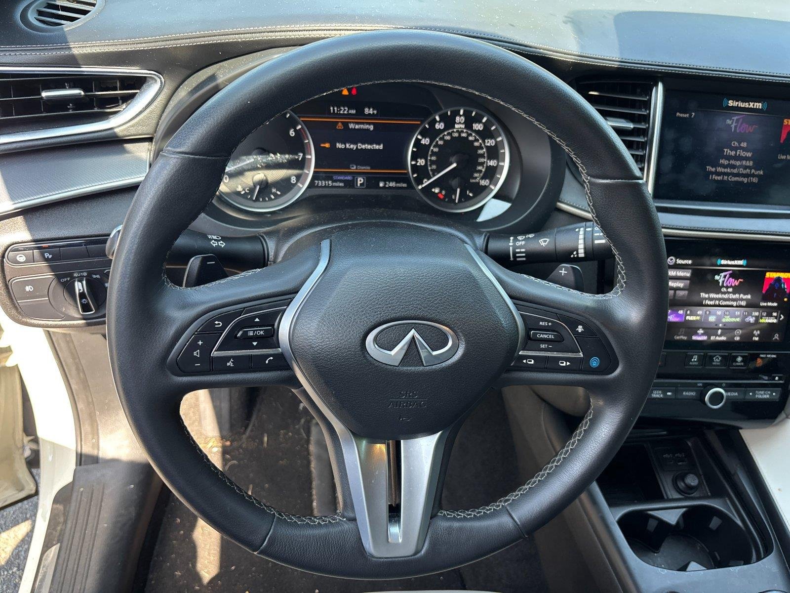 Used 2023 Majestic White INFINITI LUXE image 17