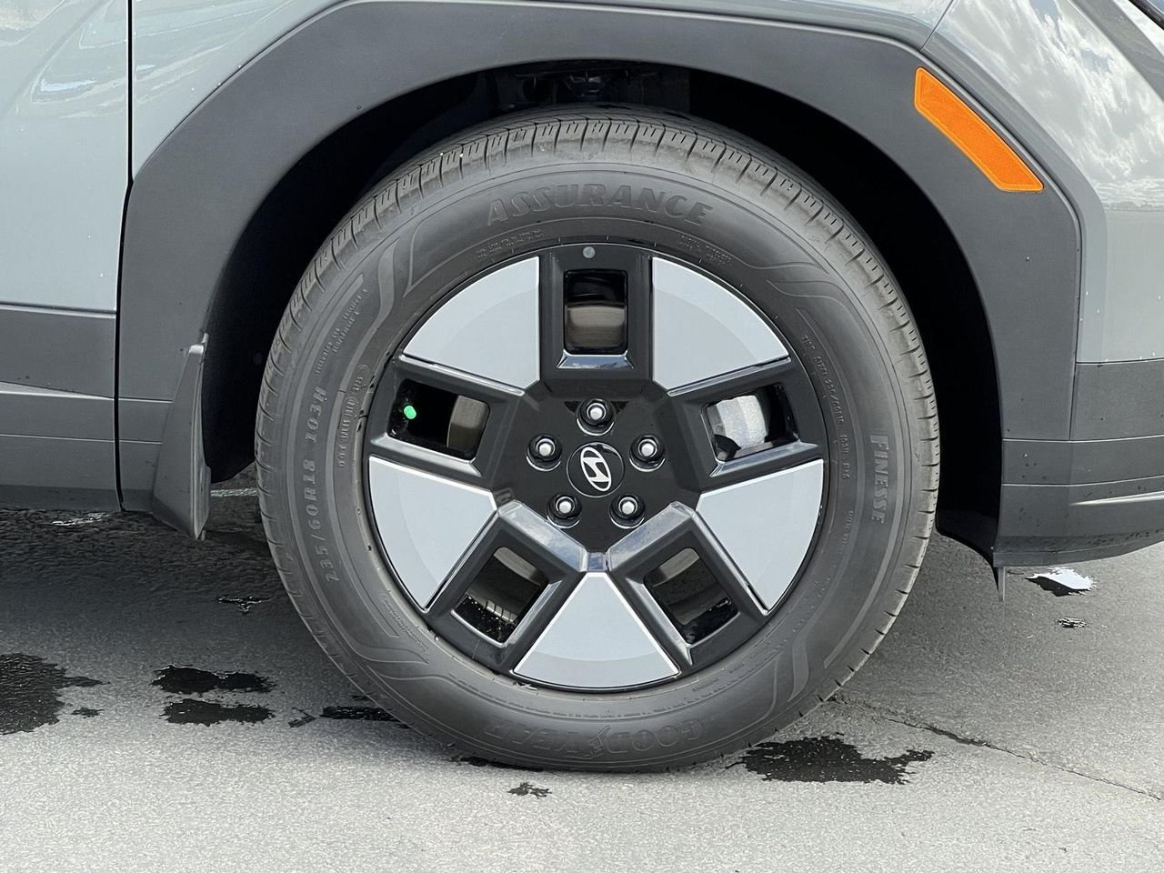 New 2026 Hampton Gray Hyundai SE image 16