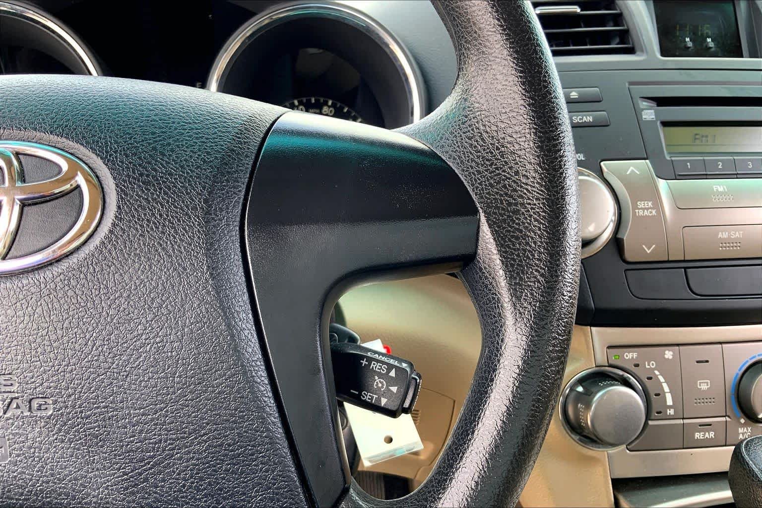 Used 2012 Blizzard Pearl Toyota  image 24