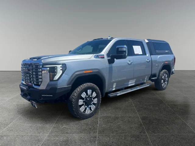 2024 GMC Sierra Denali 4WD Crew Cab Standard Box SRW's photo