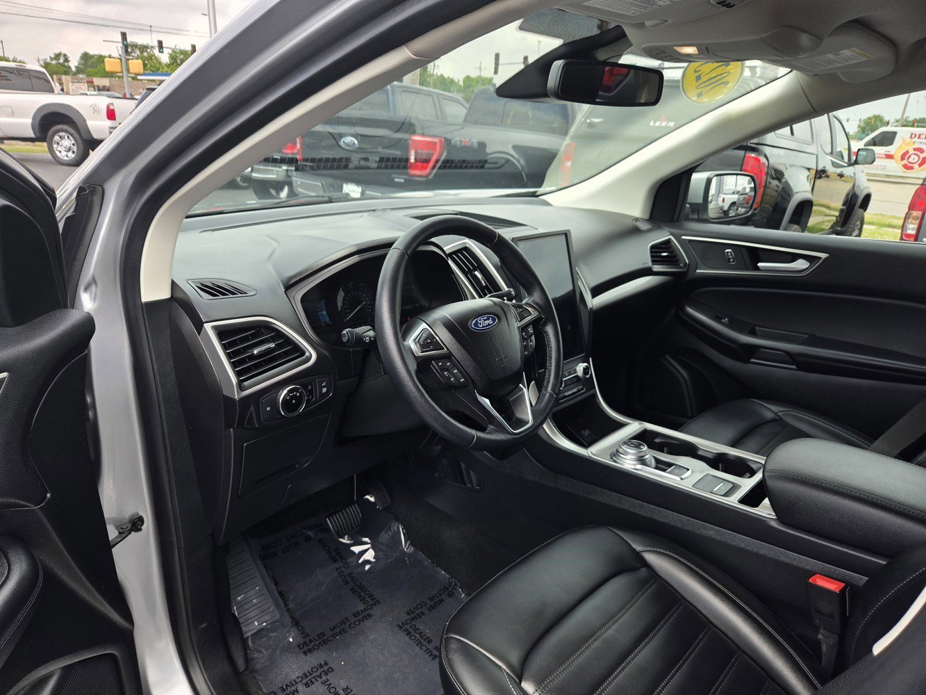 Used 2023 Silver Ford SEL image 2