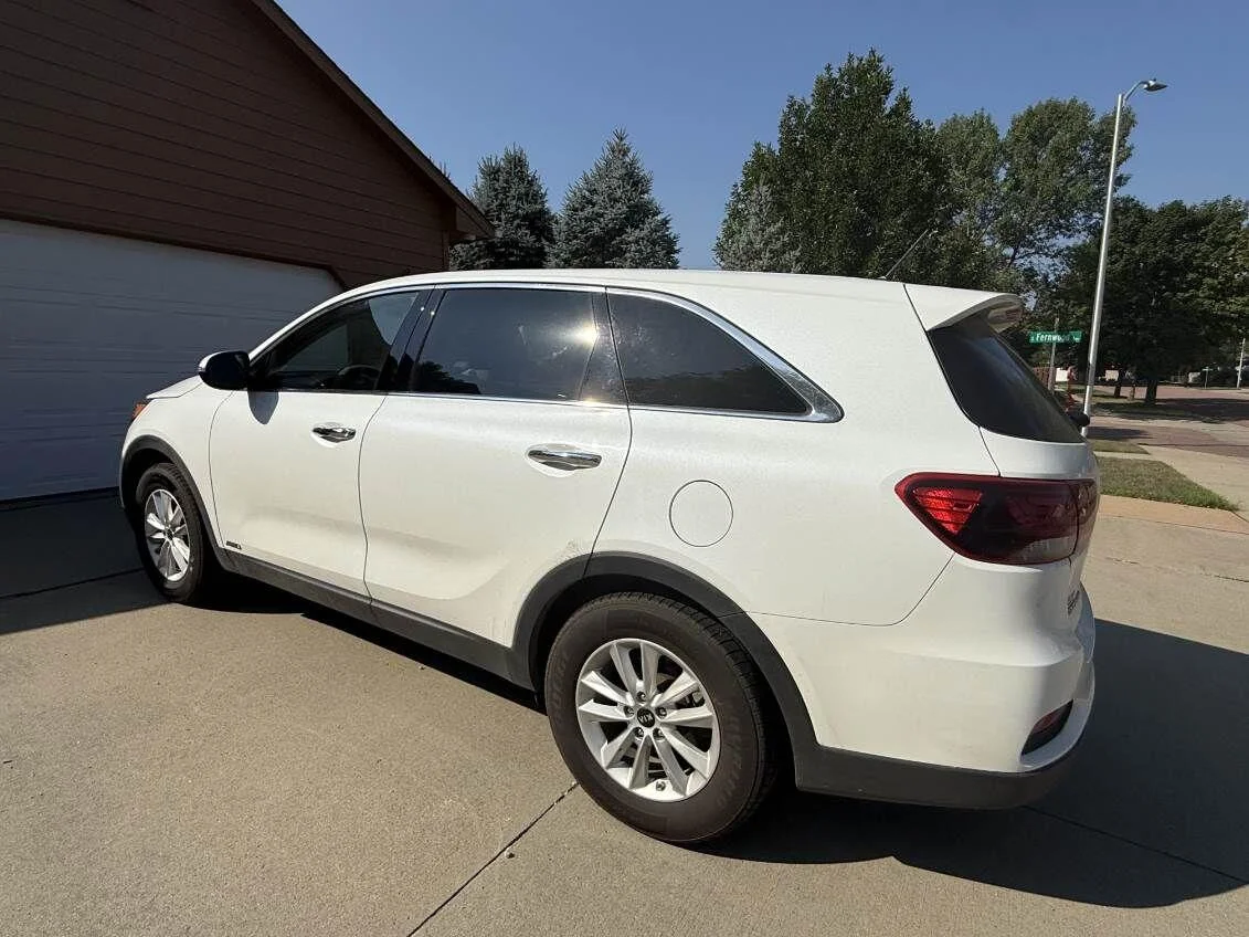 Used 2019 White Kia LX image 5