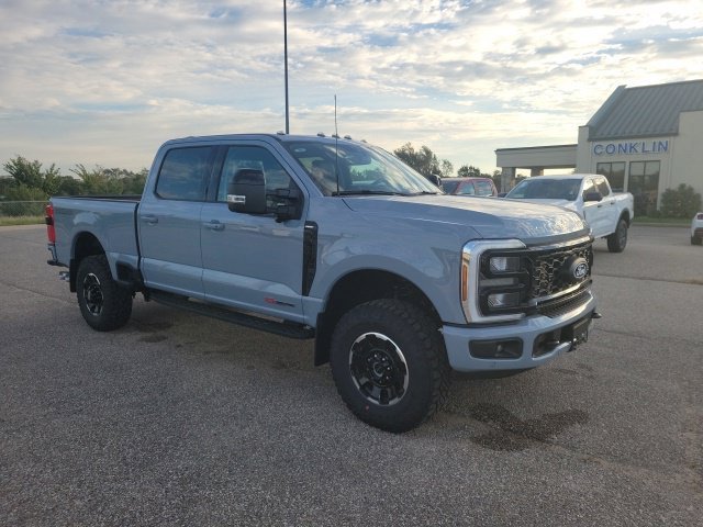 New 2027 Gray Metallic Ford Lariat image 28