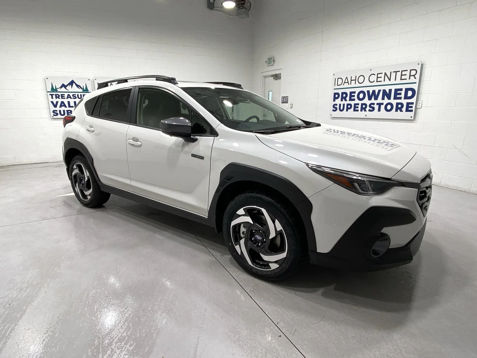 New 2026 CRYSTAL WHITE PEARL Subaru Limited Hybrid image 2