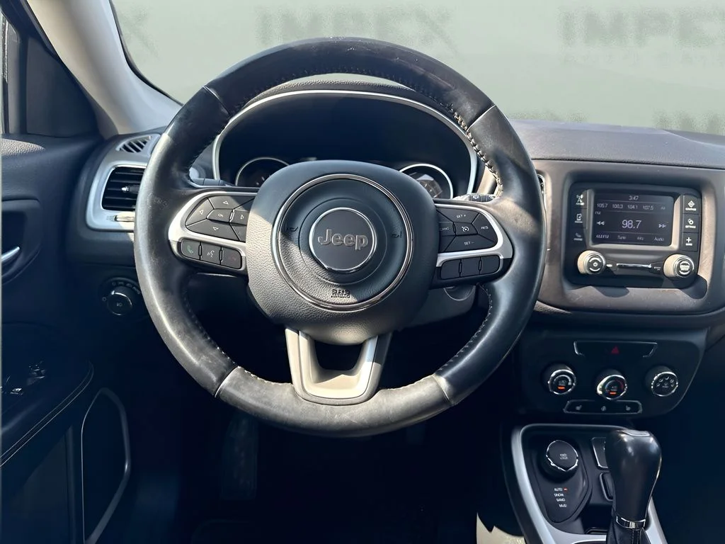 Used 2018 Gray Jeep Latitude image 10