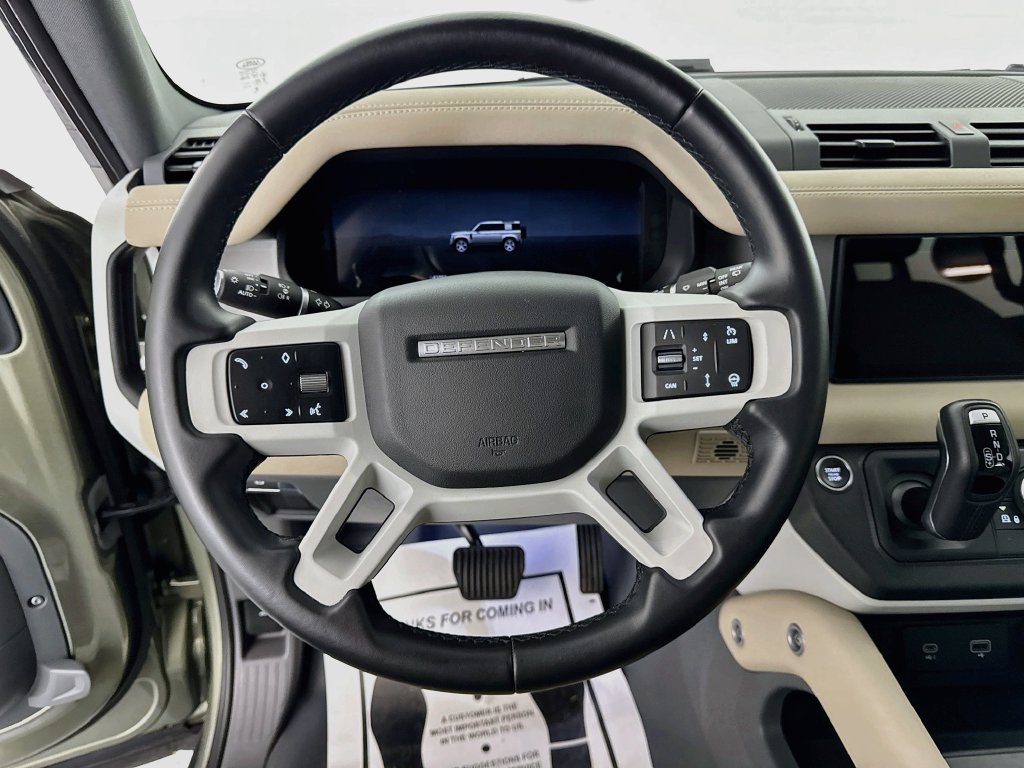 Used 2024 Green Land Rover S image 11