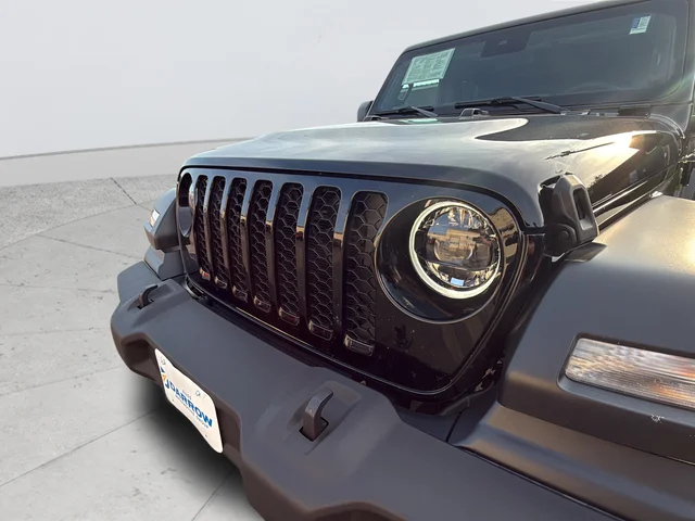 Used 2024 Black Jeep Sport S image 33