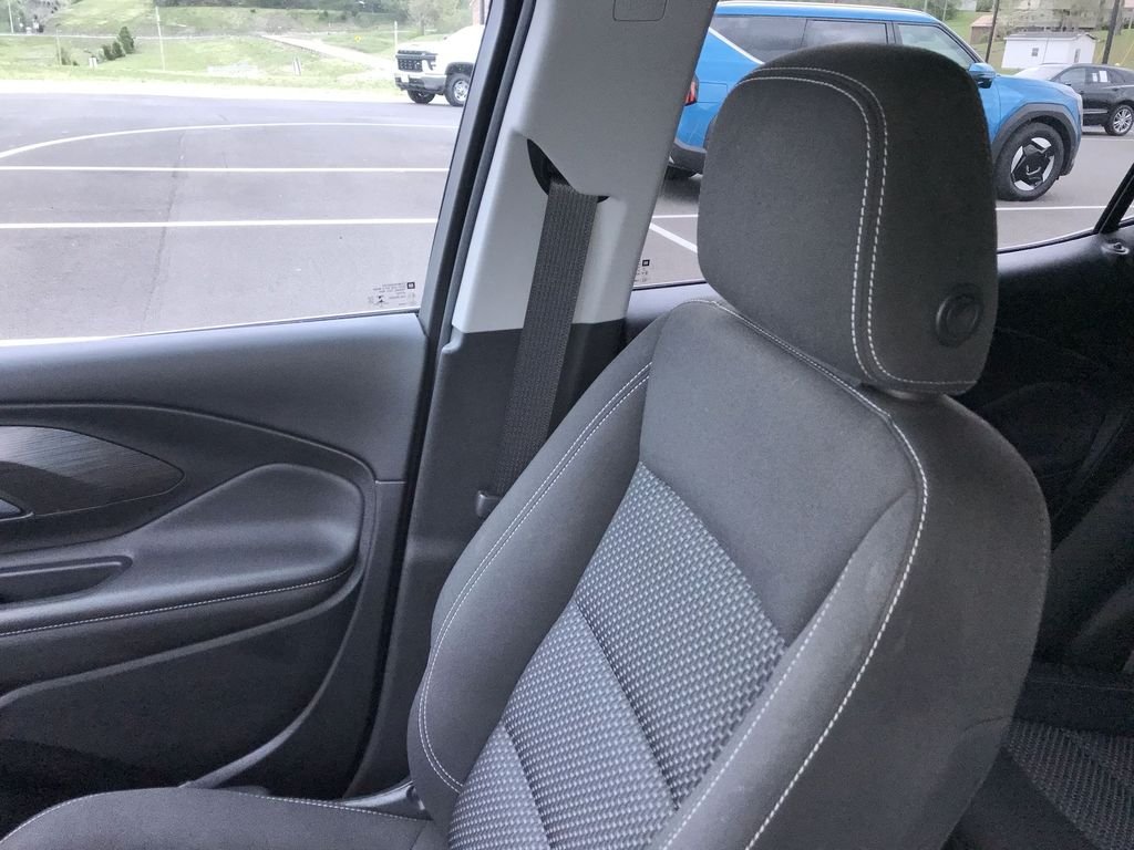Used 2023 Red GMC SLE image 22
