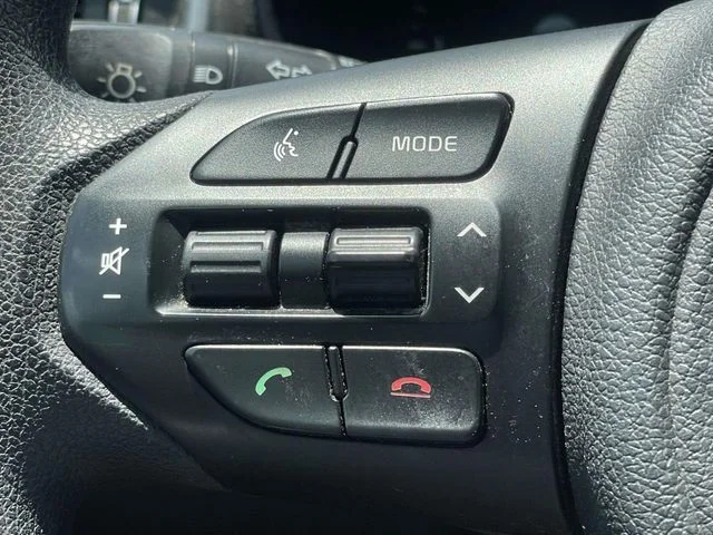 Used 2017 Silver Kia L image 15
