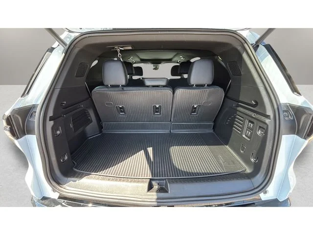 Used 2026 White Chevrolet High Country image 32