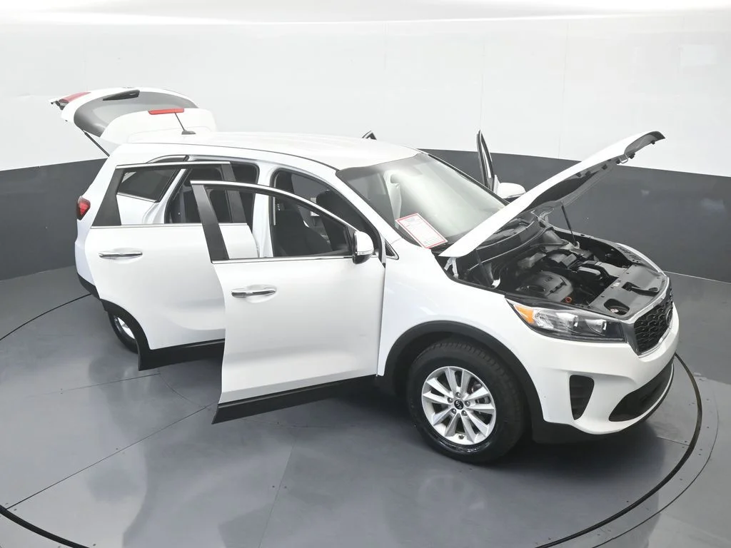 Used 2020 Snow White Pearl Kia LX image 63