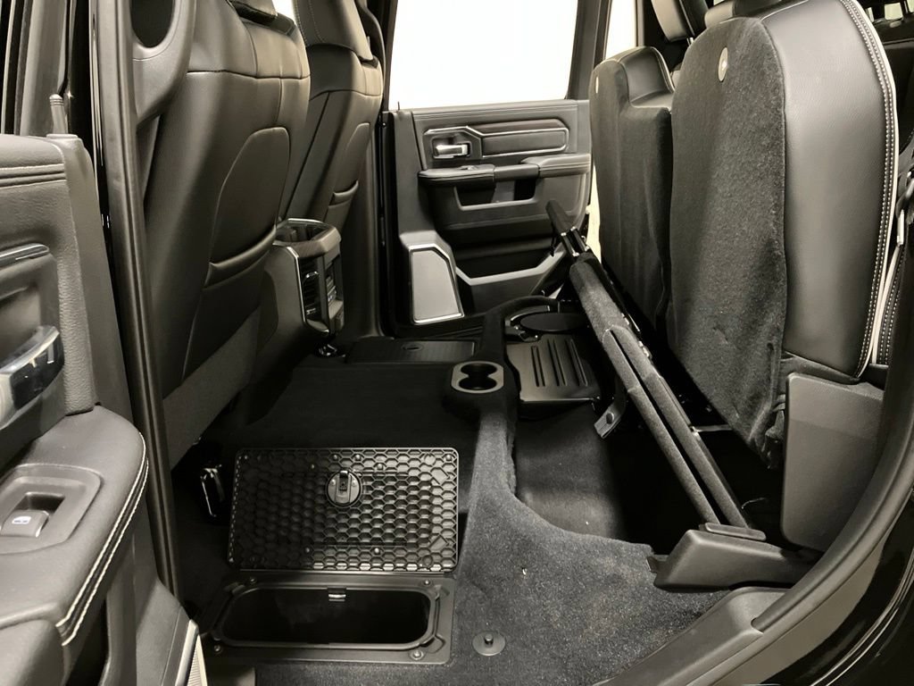 New 2026 Diamond Black Crystal Pearl-Coat Exterior Paint RAM Laramie image 19
