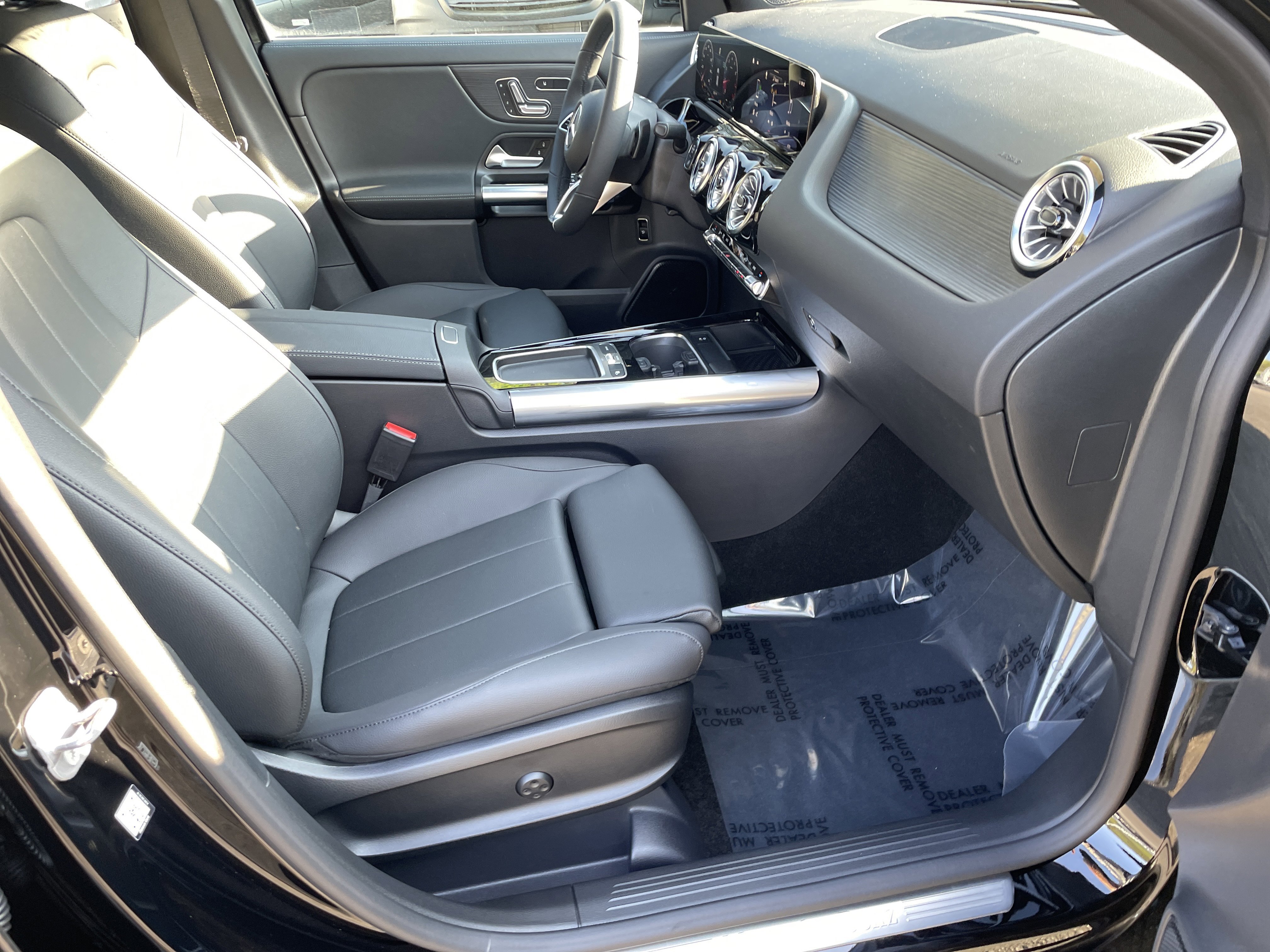 New 2026 Night Black Mercedes-Benz GLA 250 SUV image 43