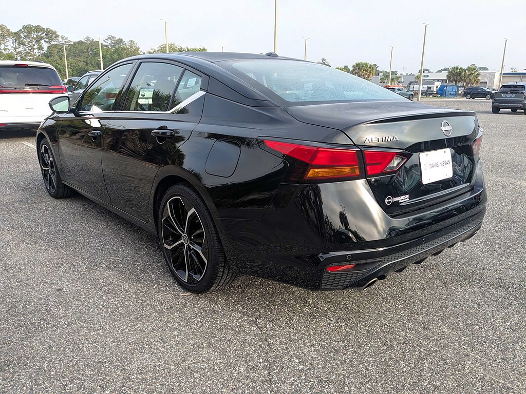 Used 2025  Nissan 2.5 SR image 6