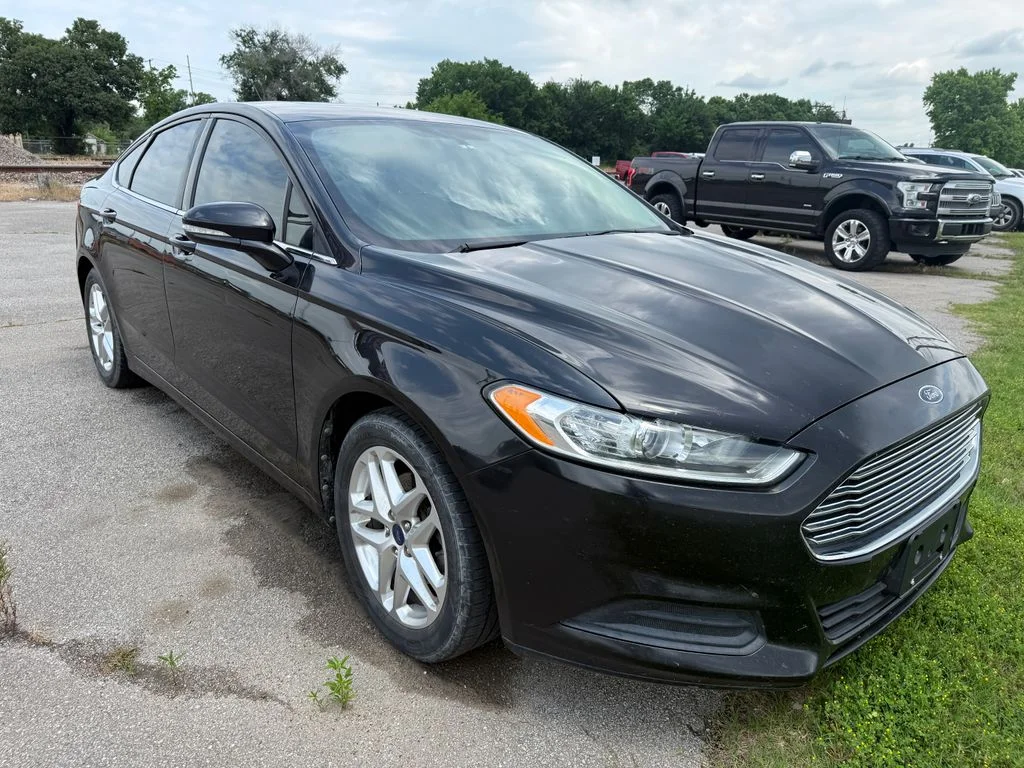 Used 2013 Black Ford SE image 8