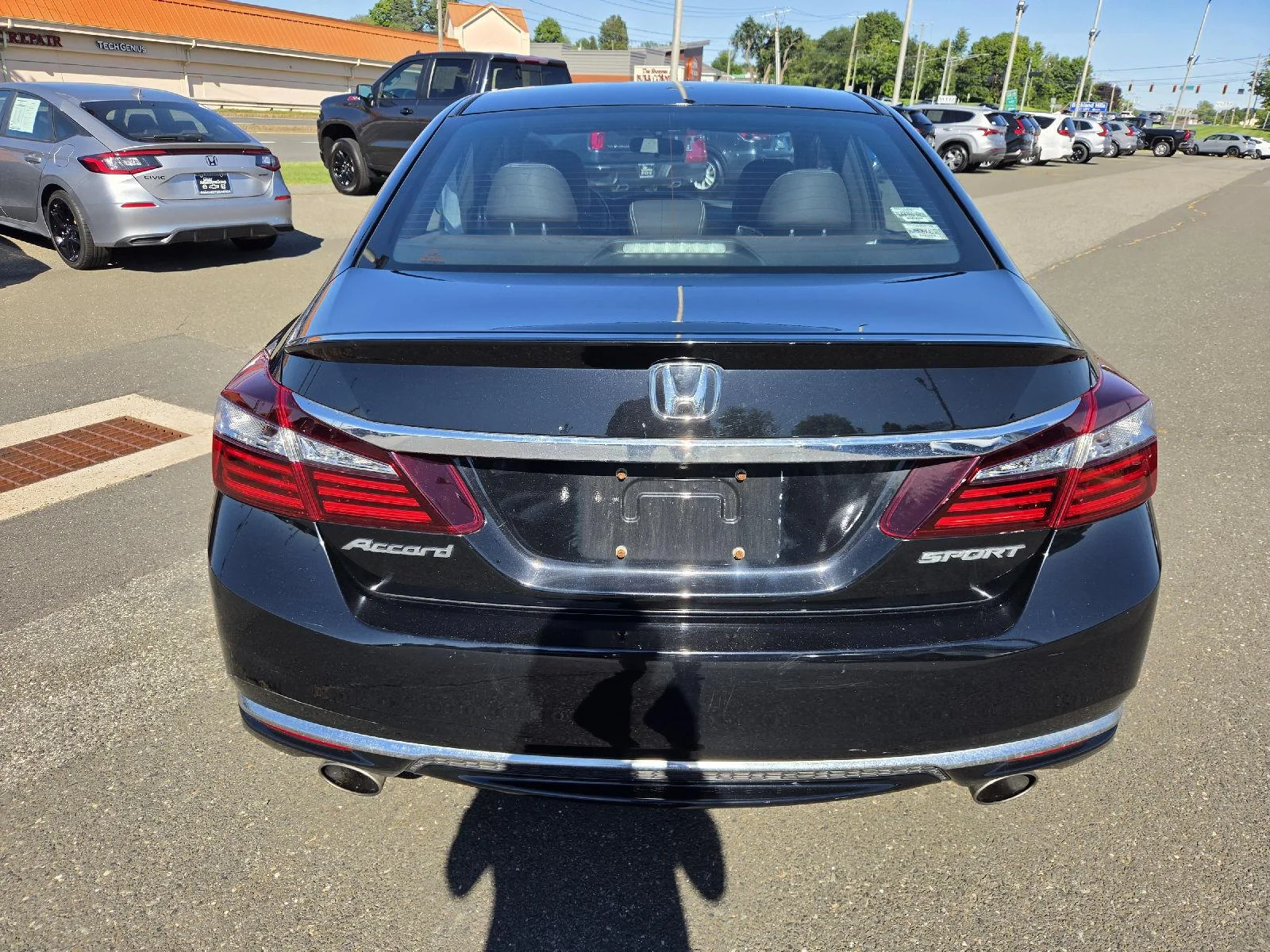 Used 2016 Crystal Black Pearl Honda Sport image 4