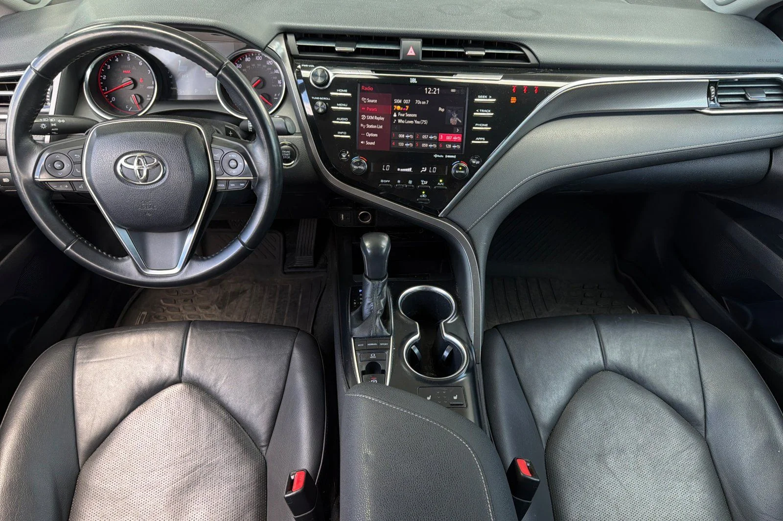Used 2018 Gray Toyota XSE image 15