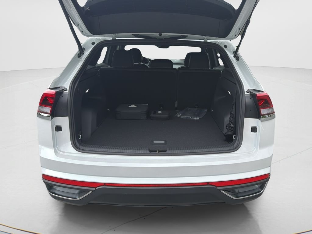 New 2026 Opal White Pearl Volkswagen 2.0T SE image 11