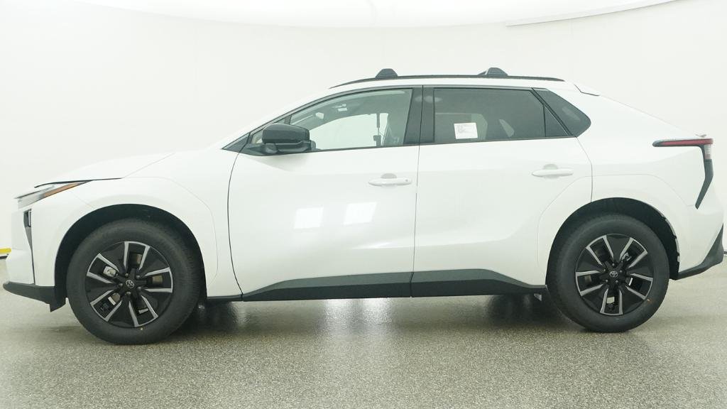New 2026 Wind Chill Pearl Toyota XLE image 47