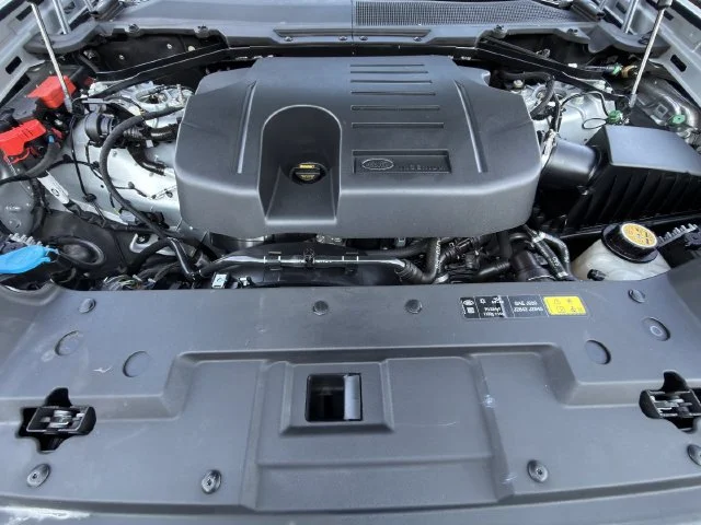 Used 2023 Silver Land Rover 130 SE image 35