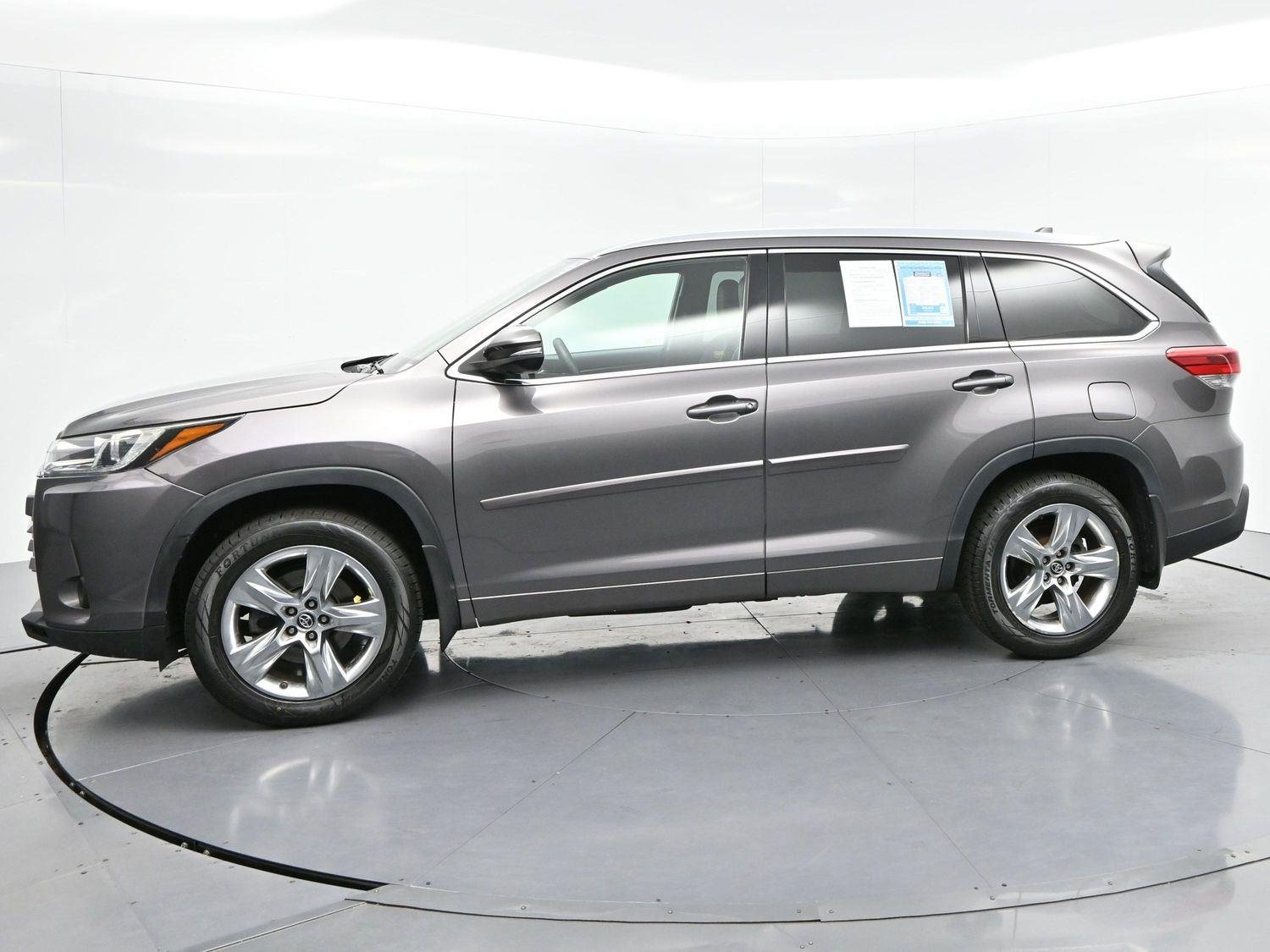 Used 2019 Predawn Gray Mica Toyota Limited image 4