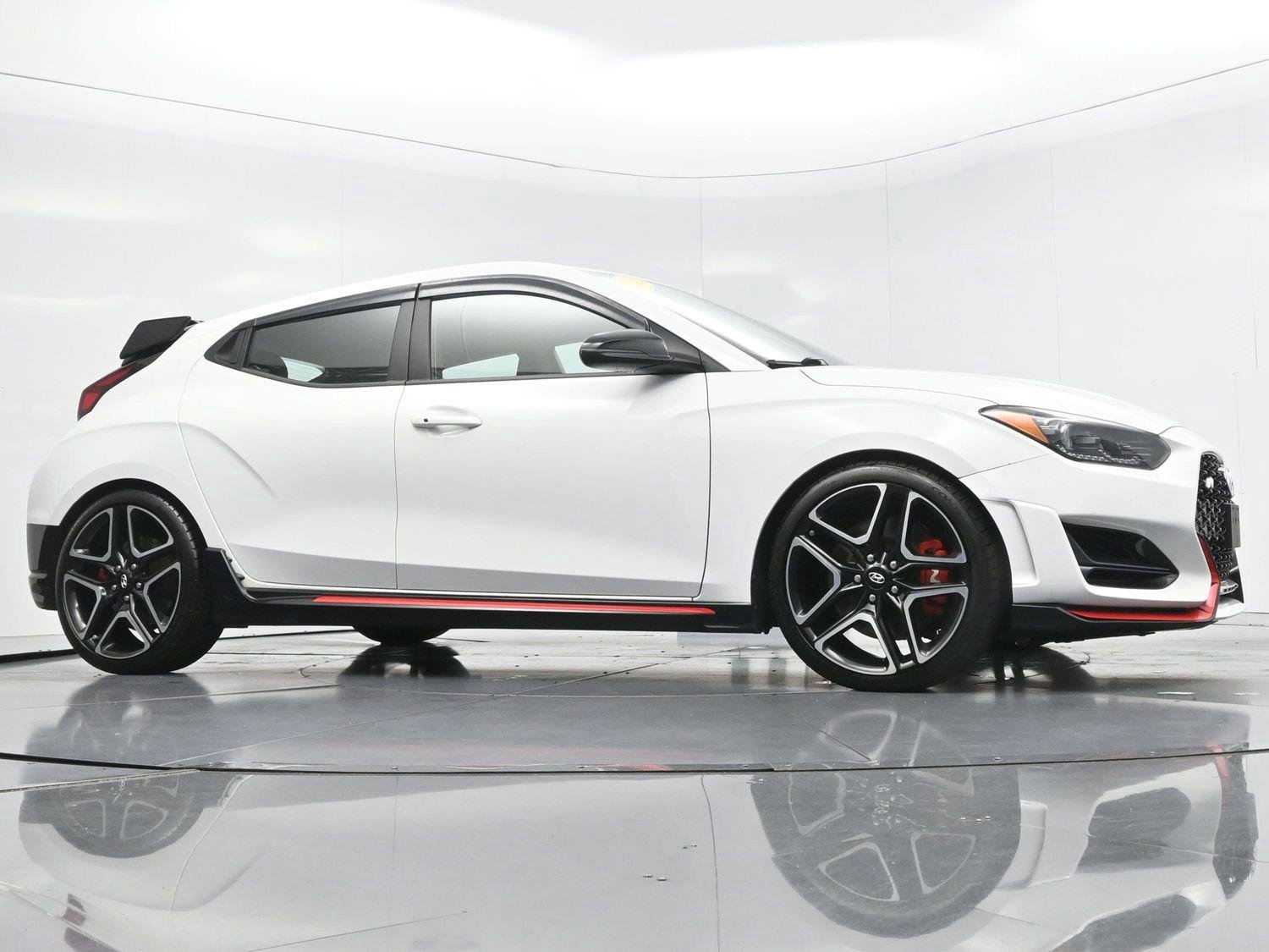 Used 2022 Lunar White Hyundai Base image 41