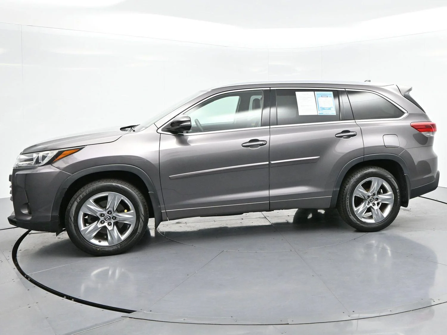 Used 2019 Predawn Gray Mica Toyota Limited image 4