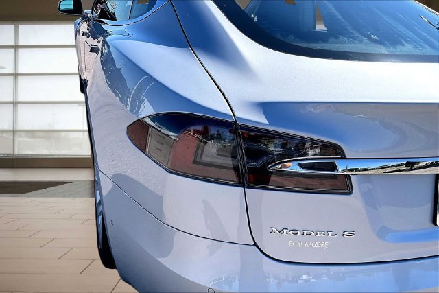 Used 2016 Silver Tesla  image 28