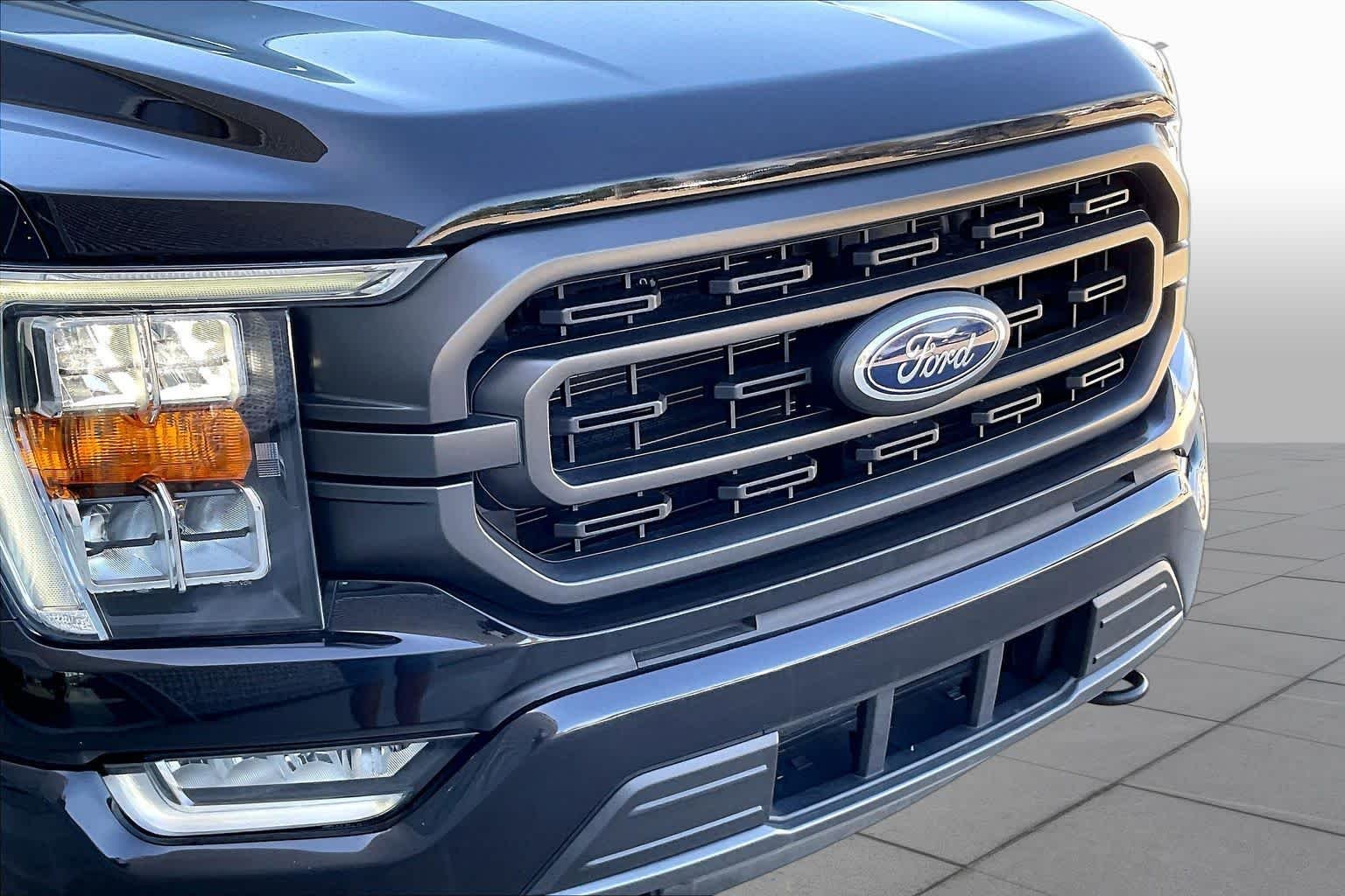 Used 2023 Agate Black Metallic Ford XLT image 51