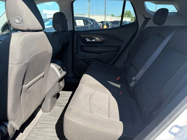 Used 2018 White GMC SLE image 29