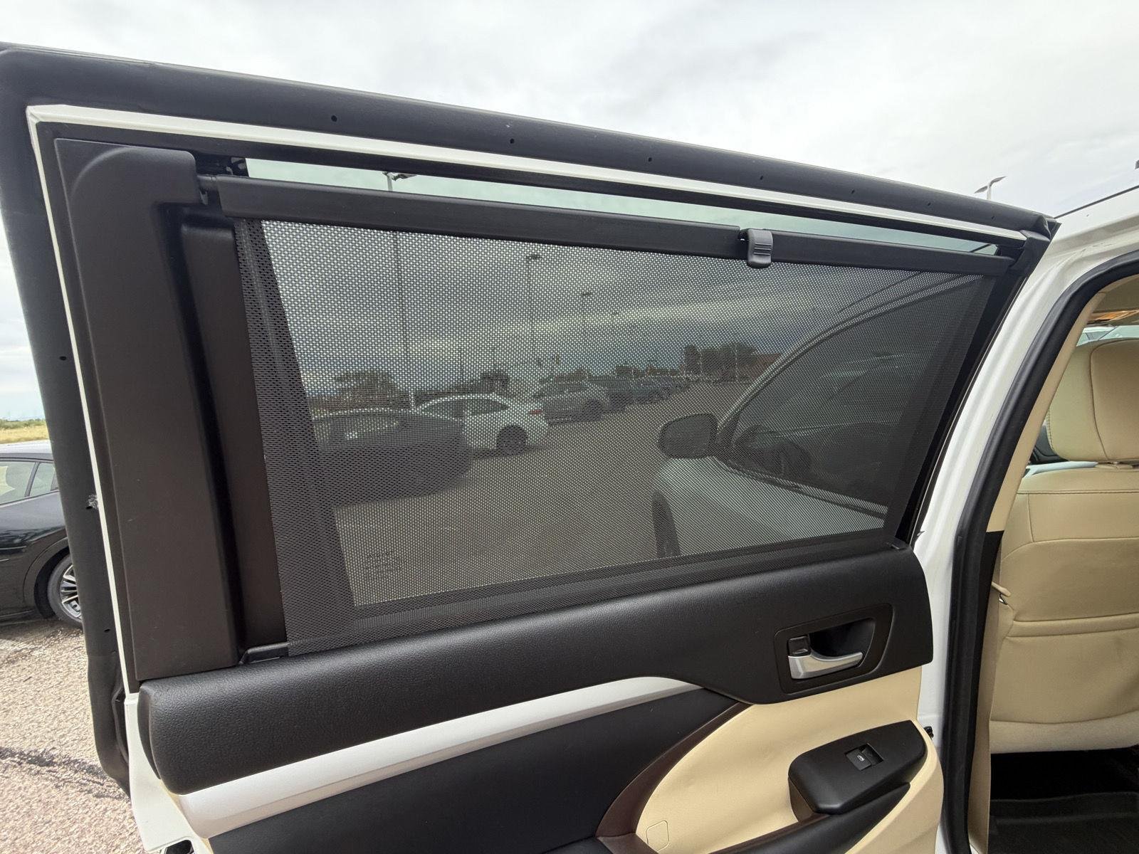 Used 2017 Blizzard Pearl Toyota XLE image 19