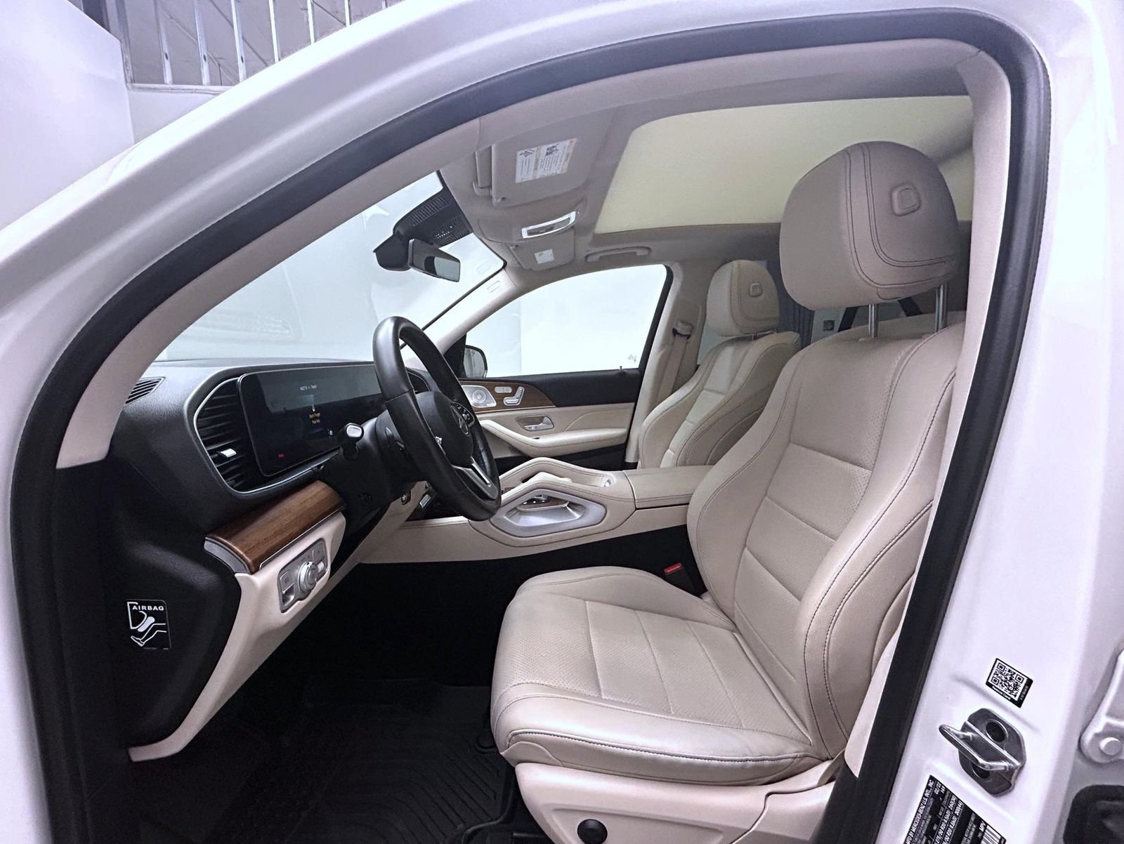 Used 2022 White Mercedes-Benz GLE 350 image 10