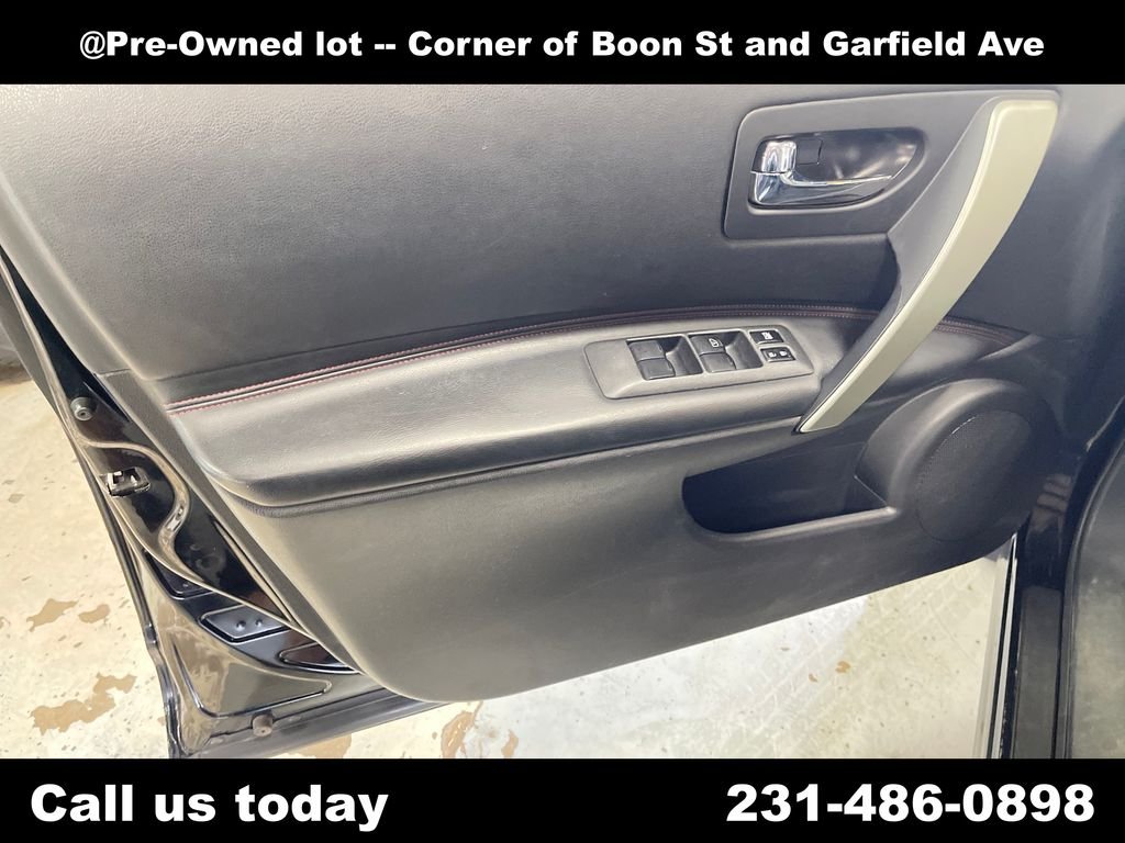 Used 2010 Black Nissan SL image 15