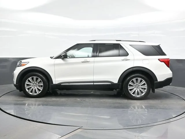 Used 2021 White Ford Limited image 4
