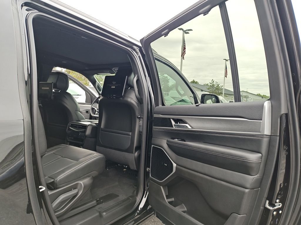 New 2026 High Gloss Black Exterior Paint Jeep Limited Reserve image 38