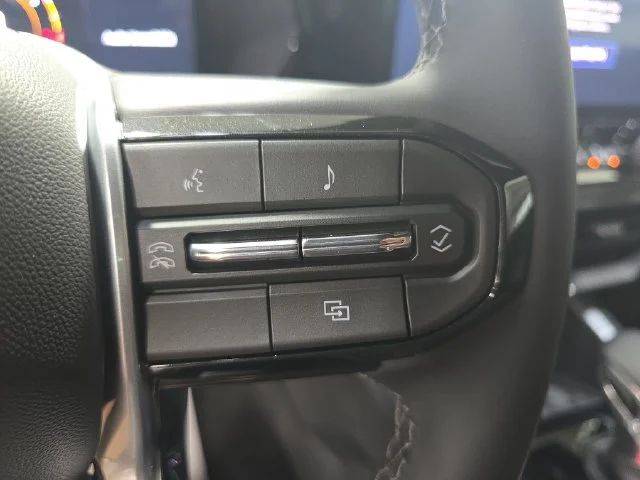 2026 Chevrolet Colorado LT - Photo 18