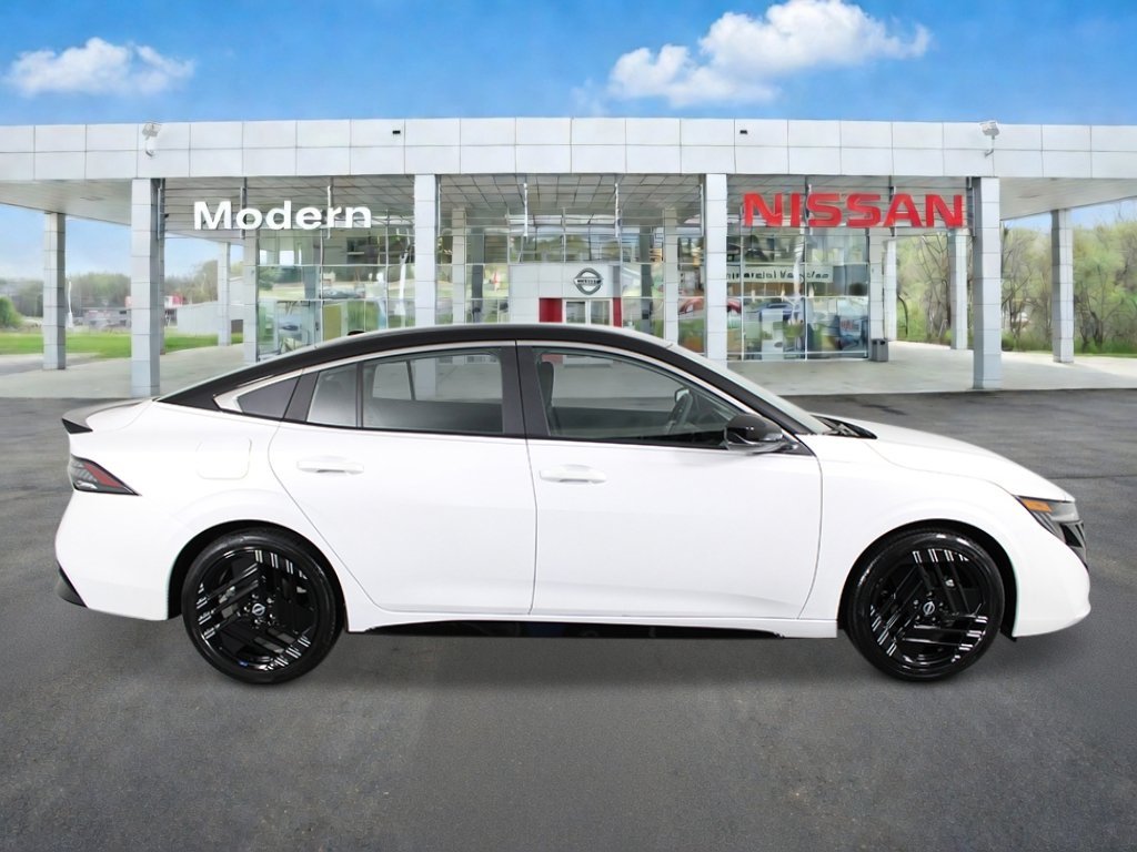 New 2027 Aspen White Tricoat/Super Black Nissan SR image 6