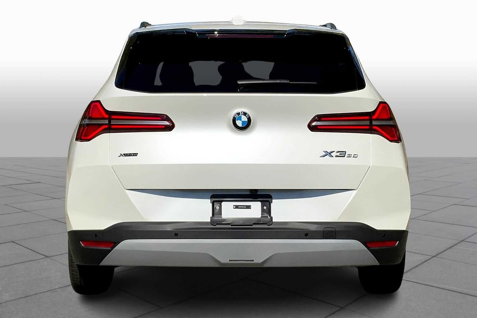 Used 2026 Mineral White Metallic BMW 30 xDrive image 4