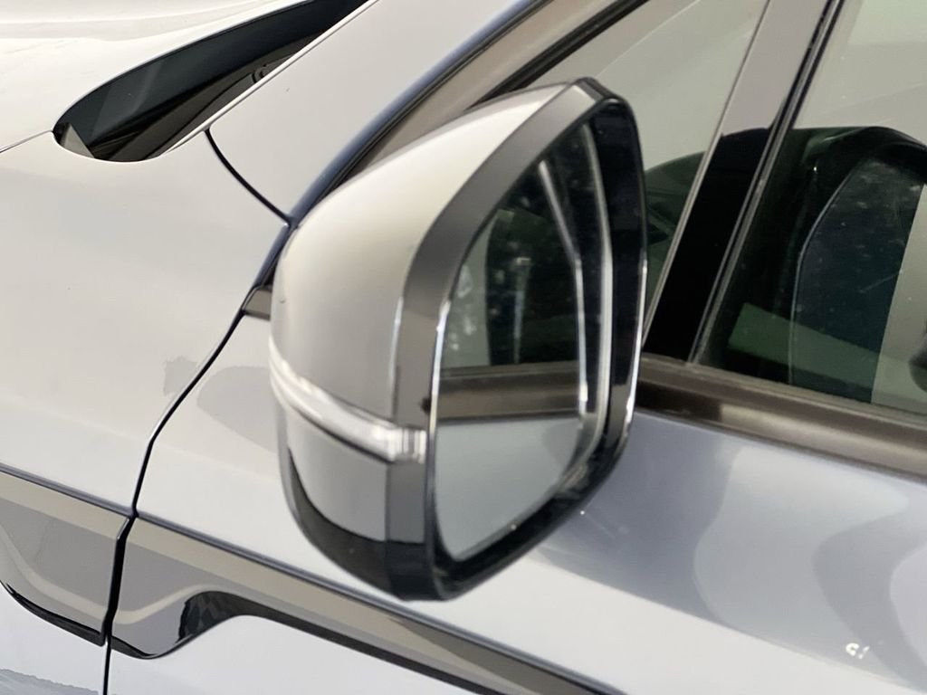 Used 2023 Silver Kia S image 10