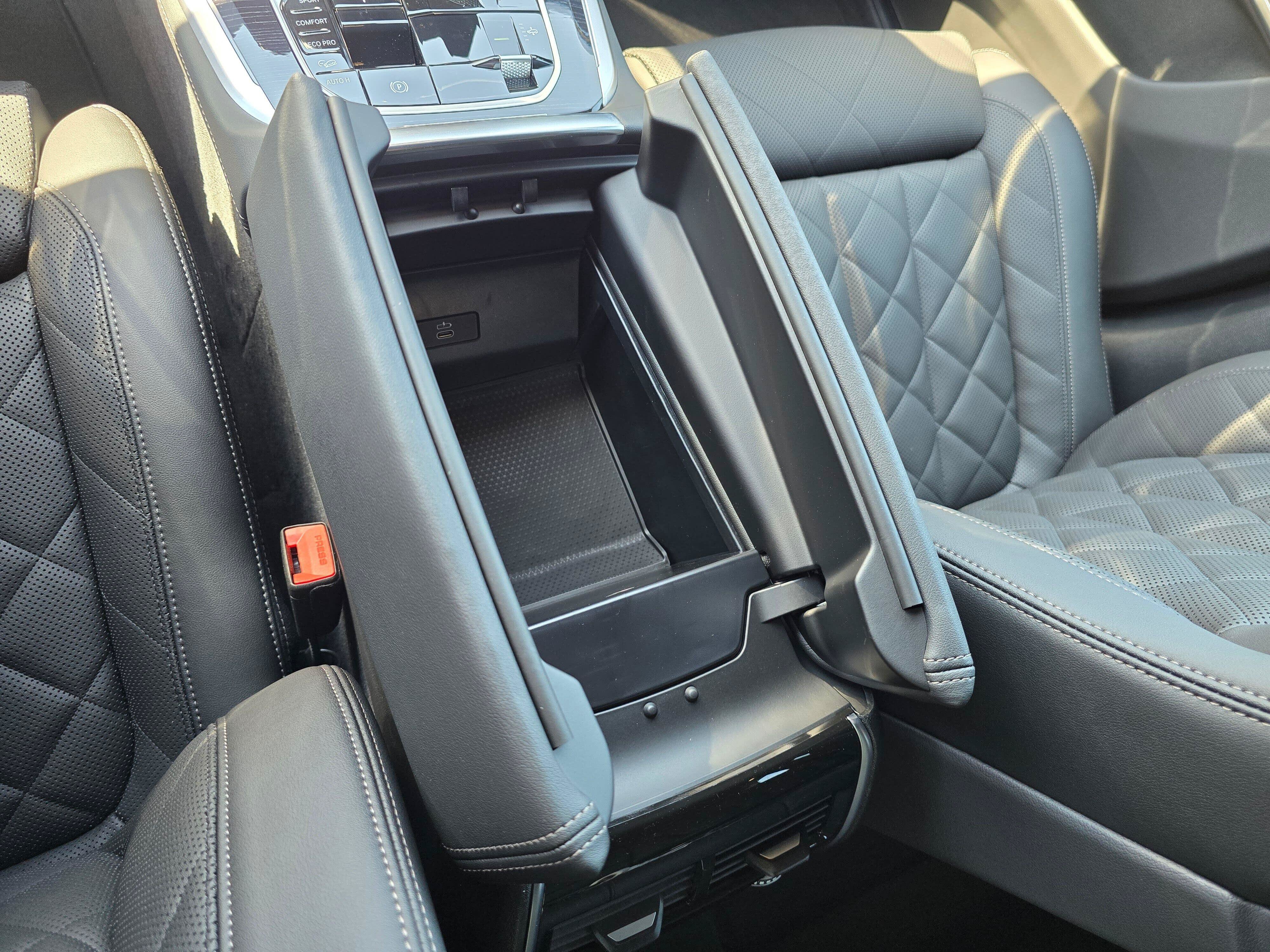 New 2026 Black Sapphire Metallic BMW xDrive40i image 24