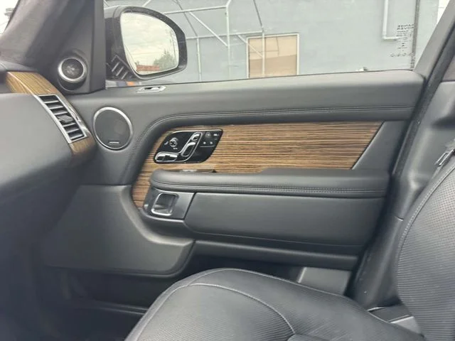 Used 2019 Black Land Rover 5.0L V8 Supercharged image 41