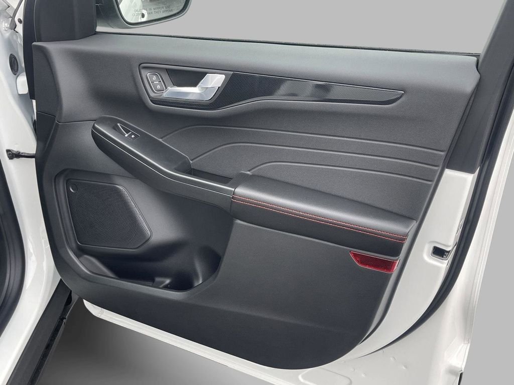 2026 Ford Escape ST-Line - Photo 14