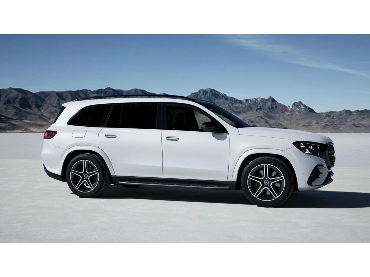 New 2027 MANUFAKTUR Moonlight White Metallic Mercedes-Benz GLS 450 image 14