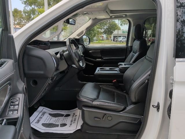 Certified Used 2025 Oxford White Ford Platinum image 16