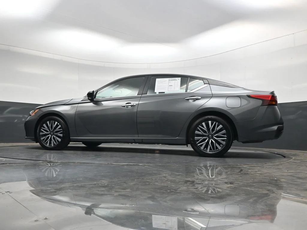 Used 2025 Gray Nissan 2.5 SV image 38