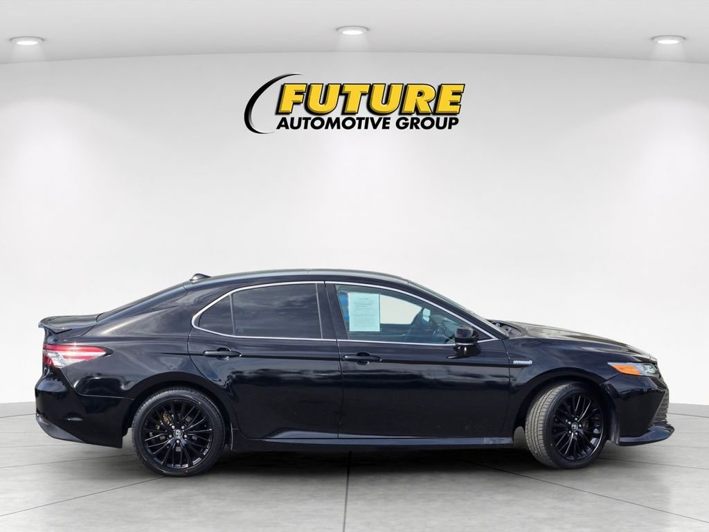 Used 2020 Black Toyota XLE image 3