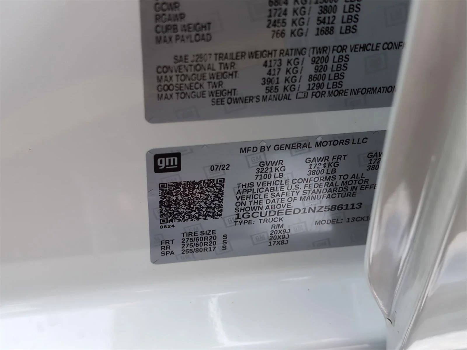 Used 2022 Summit White Chevrolet RST image 10